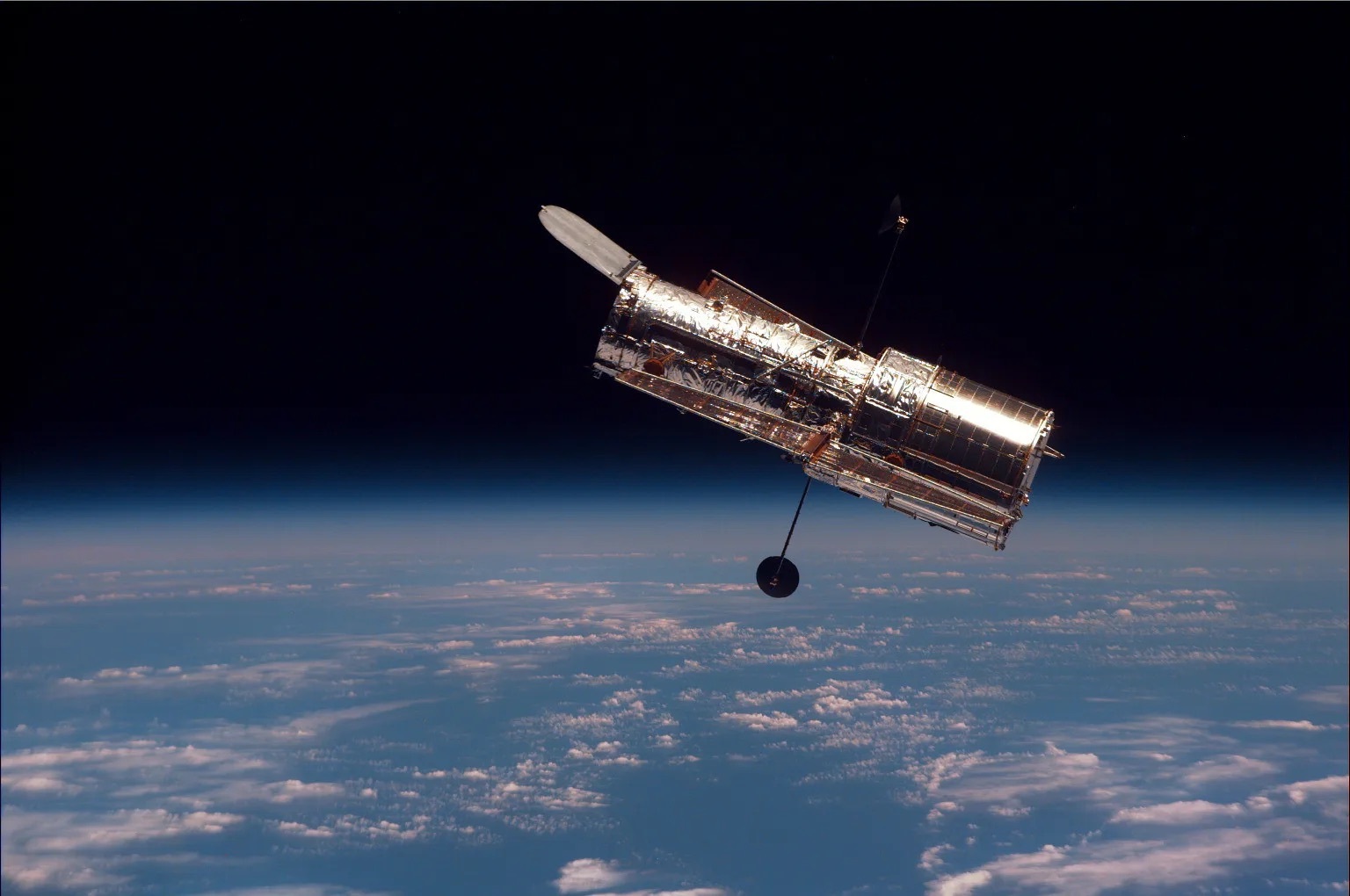 Телескоп Хаббл перешёл в безопасный режим из-за сбоя гироскопов