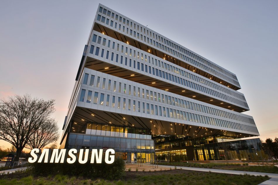 Samsung летом начнёт поставки чипов памяти для ИИ из-за усиливающейся конкуренции